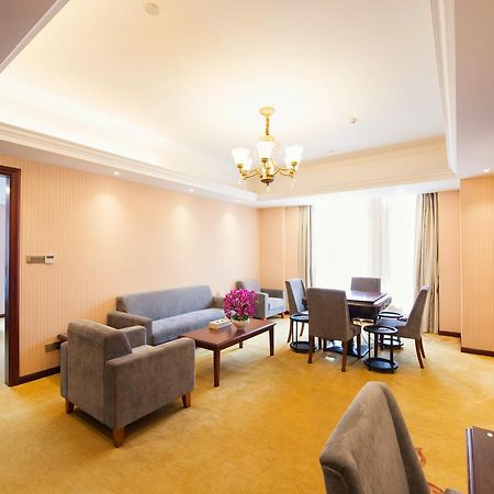 Vienna Hotel Jinshan New City Wanda Plaza ภายนอก รูปภาพ