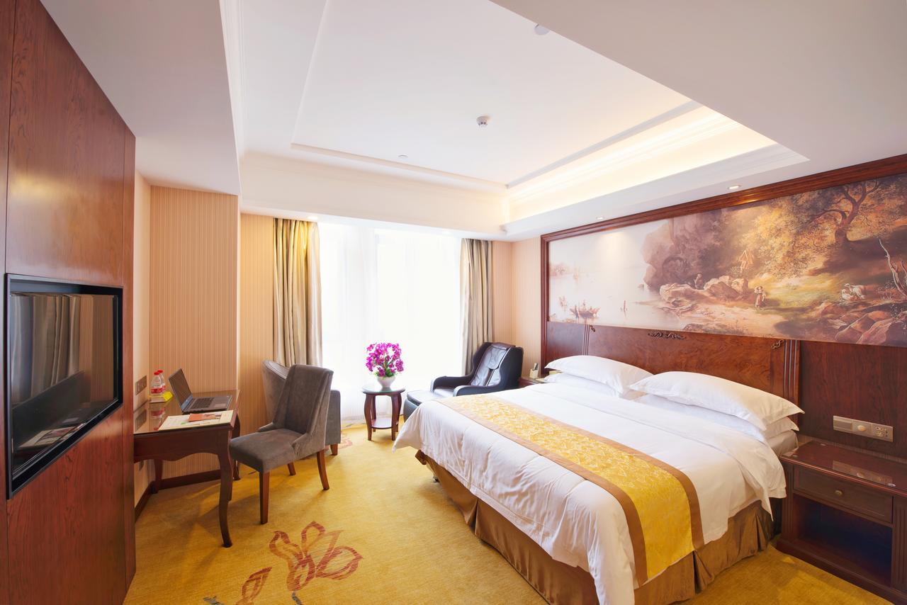 Vienna Hotel Jinshan New City Wanda Plaza ภายนอก รูปภาพ