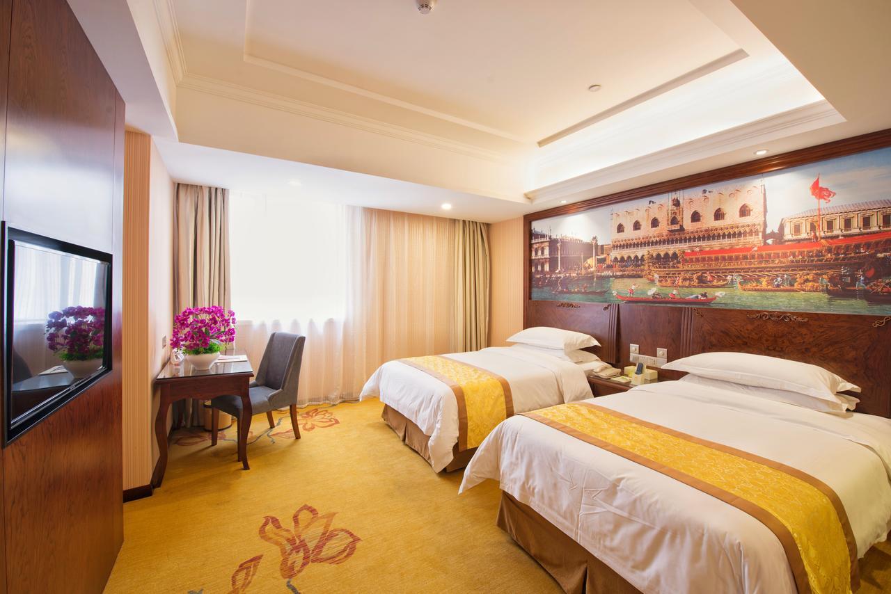 Vienna Hotel Jinshan New City Wanda Plaza ภายนอก รูปภาพ