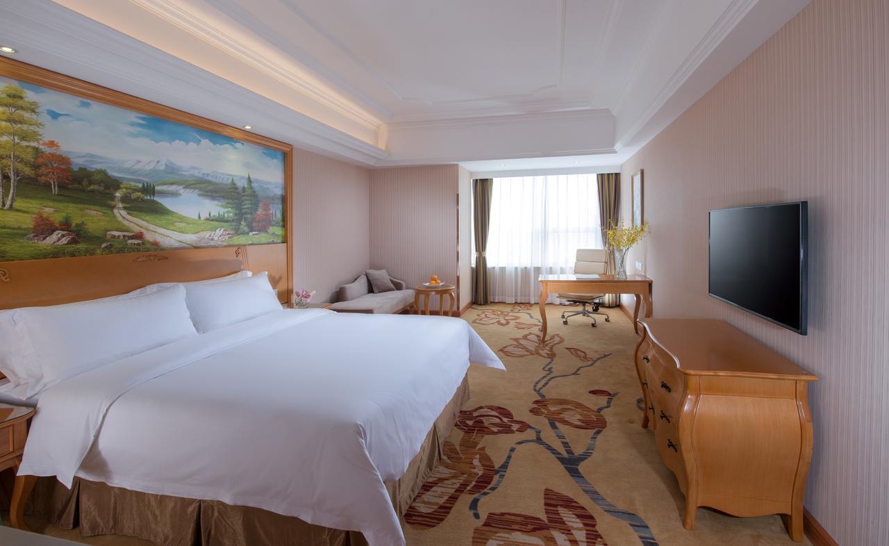 Vienna Hotel Jinshan New City Wanda Plaza ภายนอก รูปภาพ