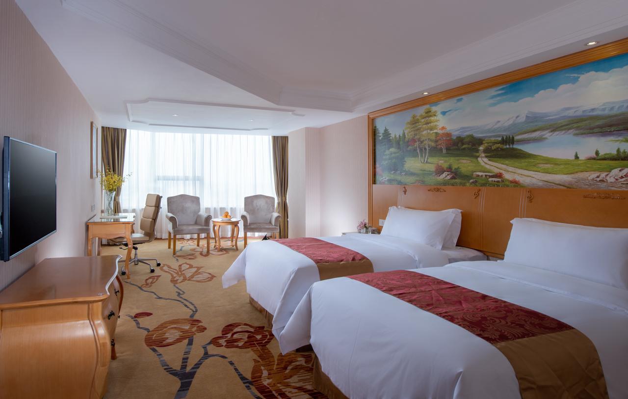 Vienna Hotel Jinshan New City Wanda Plaza ภายนอก รูปภาพ